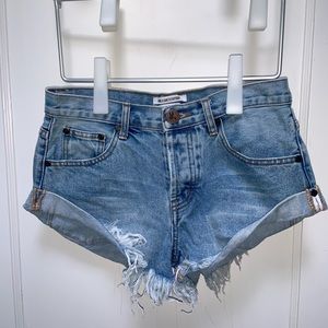 One Teaspoon size24 Bandit light wash denim shorts